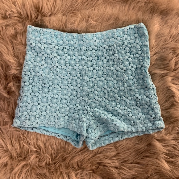Boutique Lace Shorts - Picture 1 of 3